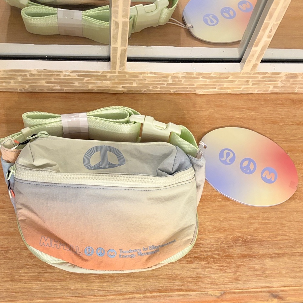 NWT Lululemon x Madhappy Ombre Crossbody Belt Bag! - Picture 11 of 11